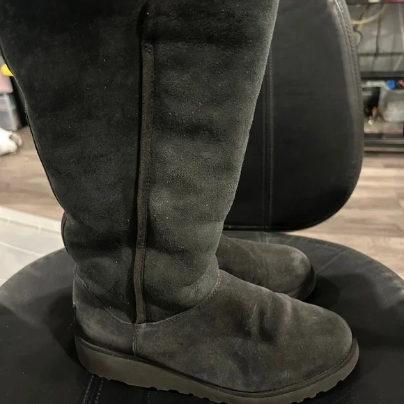 UGG Black Suede Boots size 8 - Picture 5 of 8